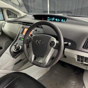 PRIUS　プリウスS　【総合評価優良車】【カスタム】