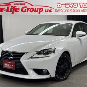 LEXUS　レクサス　IS300ｈ ＂ハイブリッド車＂