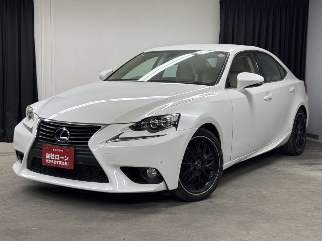 LEXUS　レクサス　IS300ｈ ＂ハイブリッド車＂