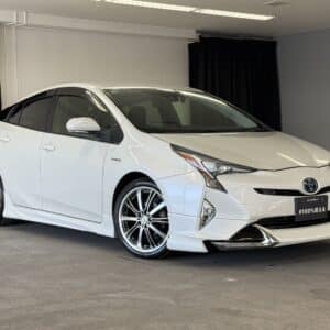 PRIUS　プリウス　Sセーフティプラス　【総合評価優良車】【特別仕様車】【カスタム】　