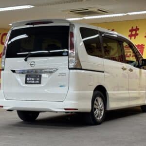SERENA　セレナ　ハイウェイスター Vセレクション【特別仕様車】【総合評価優良車】【４WD】