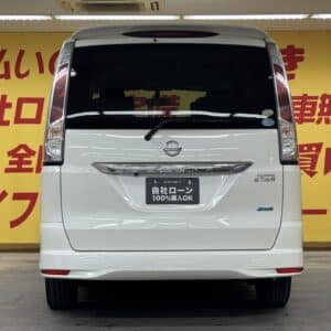 SERENA　セレナ　ハイウェイスター Vセレクション【特別仕様車】【総合評価優良車】【４WD】