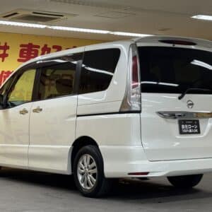 SERENA　セレナ　ハイウェイスター Vセレクション【特別仕様車】【総合評価優良車】【４WD】