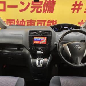 SERENA　セレナ　ハイウェイスター Vセレクション【特別仕様車】【総合評価優良車】【４WD】