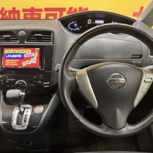 SERENA　セレナ　ハイウェイスター Vセレクション【特別仕様車】【総合評価優良車】【４WD】