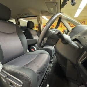 SERENA　セレナ　ハイウェイスター Vセレクション【特別仕様車】【総合評価優良車】【４WD】