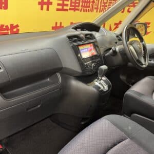 SERENA　セレナ　ハイウェイスター Vセレクション【特別仕様車】【総合評価優良車】【４WD】