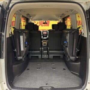 SERENA　セレナ　ハイウェイスター Vセレクション【特別仕様車】【総合評価優良車】【４WD】