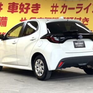 YARIS　ヤリス　ハイブリッドX