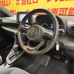 YARIS　ヤリス　ハイブリッドX