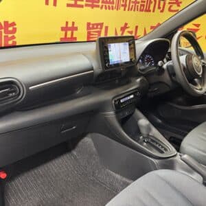 YARIS　ヤリス　ハイブリッドX