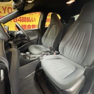 YARIS　ヤリス　ハイブリッドX
