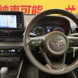 YARIS　ヤリス　ハイブリッドX