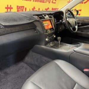 LEXUS　レクサス　LS600hL