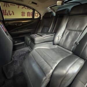 LEXUS　レクサス　LS600hL