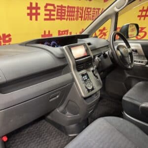 VOXY　ヴォクシーＺＳ煌　【特別仕様車】