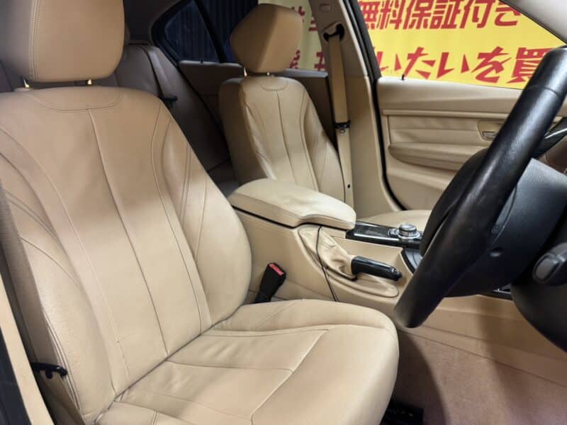 BMW 320i ラグジュアリー ターボ