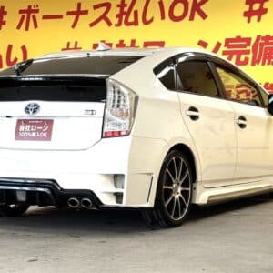 PRIUS　プリウス　Sツーリングセレクション　【カスタム】【総合評価優良車】【車検2年付】
