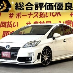 PRIUS　プリウス　Sツーリングセレクション　【カスタム】【総合評価優良車】【車検2年付】