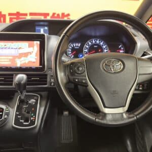 VOXY　ヴォクシー　ＺＳ　【総合評価優良車】