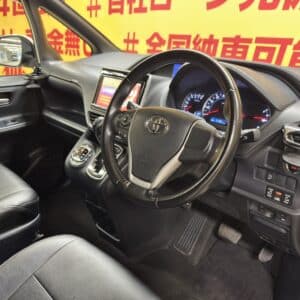 VOXY　ヴォクシー　ＺＳ　【総合評価優良車】