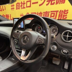 MERCEDES BENZ メルセデス・ベンツ　CLA180【総合評価優良車】