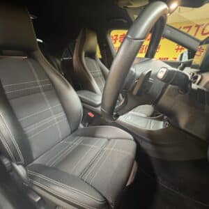 MERCEDES BENZ メルセデス・ベンツ　CLA180【総合評価優良車】