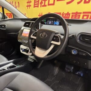 PRIUS プリウス  Ｓツーリングセレクション【総合評価優良車】【カスタム】