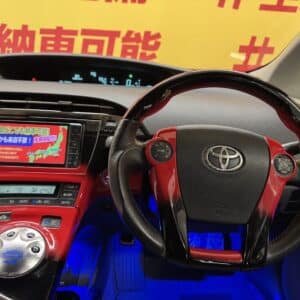 PRIUS　プリウス　Sツーリングセレクション　【カスタム】【総合評価優良車】【車検2年付】