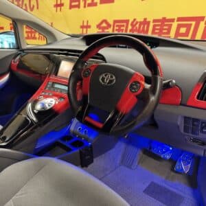 PRIUS　プリウス　Sツーリングセレクション　【カスタム】【総合評価優良車】【車検2年付】