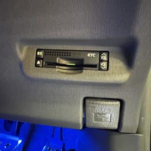 PRIUS　プリウス　Sツーリングセレクション　【カスタム】【総合評価優良車】【車検2年付】