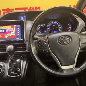 VOXY　ヴォクシー　ＺＳ　