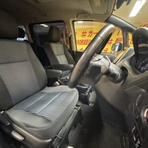 VOXY　ヴォクシー　ＺＳ　