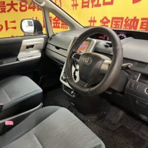 VOXY　ヴォクシー　ZS　【後期型】