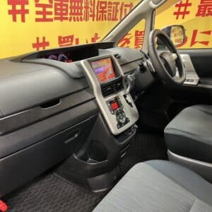 VOXY　ヴォクシー　ZS　【後期型】