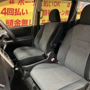 VOXY　ヴォクシー　ZS　【後期型】