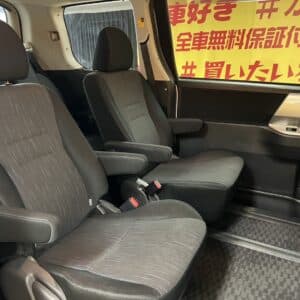 VOXY　ヴォクシー　ZS　【後期型】
