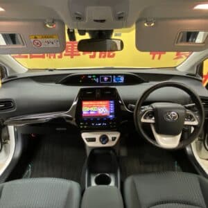 PRIUS プリウス　S 　【カスタム】