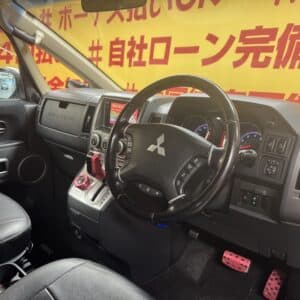DELICA　デリカD5　シャモニー　【特別仕様車】　【カスタム】　【4WD】【車検2年付】