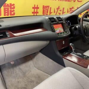 CROWN クラウンロイヤルサルーン　【車検2年付】【総合評価優良車】【カスタム】　