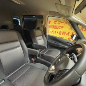 SERENA　セレナ　ハイウェイスター Vセレクション【特別仕様車】 【車検2年付】