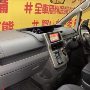 VOXY　ヴォクシー　ZS　煌Ⅱ【特別仕様車】【４WD】【車検2年付】
