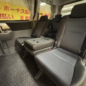 VOXY　ヴォクシー　ZS　煌Ⅱ【特別仕様車】【４WD】【車検2年付】