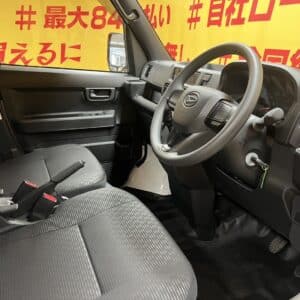 HIJET　ハイゼットカーゴ　デラックス【高年式】【低走行】【車検２年付】