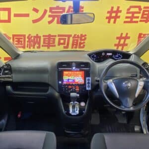 SERENA　セレナ　ハイウェイスター Vセレクション【カスタム車両】【総合評価優良車両】【車検２年付】【タイヤ４本新品】