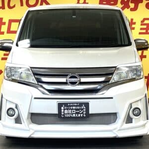 SERENA　セレナ　ハイウェイスター Vセレクション【カスタム車両】【総合評価優良車両】【車検２年付】【タイヤ４本新品】