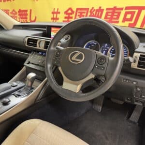 LEXUS　レクサス　IS300ｈ ＂ハイブリッド車＂