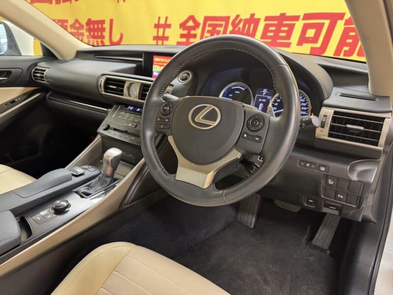 LEXUS レクサス IS300h "ハイブリッド車"