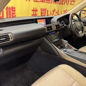 LEXUS　レクサス　IS300ｈ ＂ハイブリッド車＂
