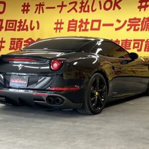 Ferrari　フェラーリ　カリフォルニアＴ　【ディーラー車】【右ハンドル】